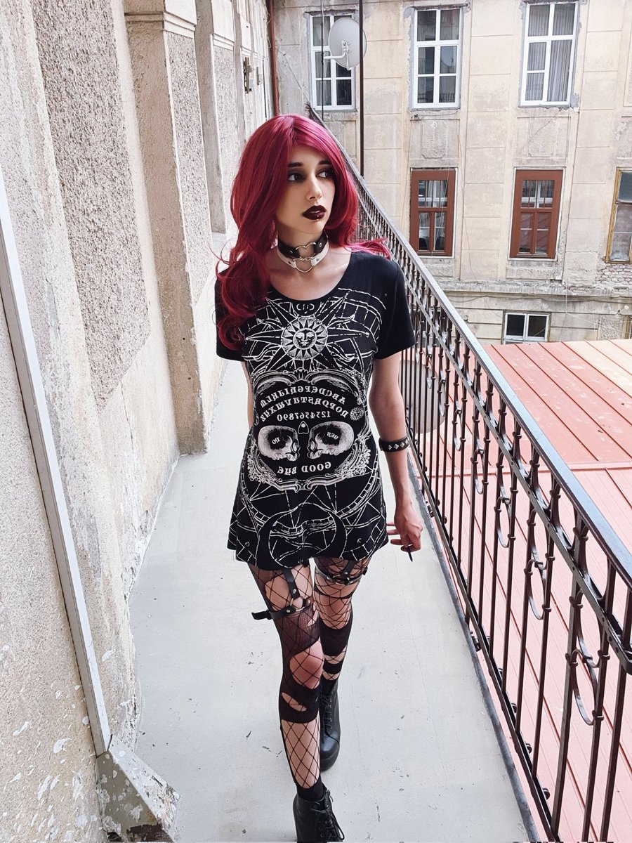 KarlaaAzzeh's tweet photo. #gothicgirl #gothgirl #gothbabe #egirl #egirlaesthetic #catgirl #altgirl #AltFashion #altoutfit #altmakeup #harness #redhead #fishnet #tights #oija #garterstraps https://t.co/jKdlNPMbvR