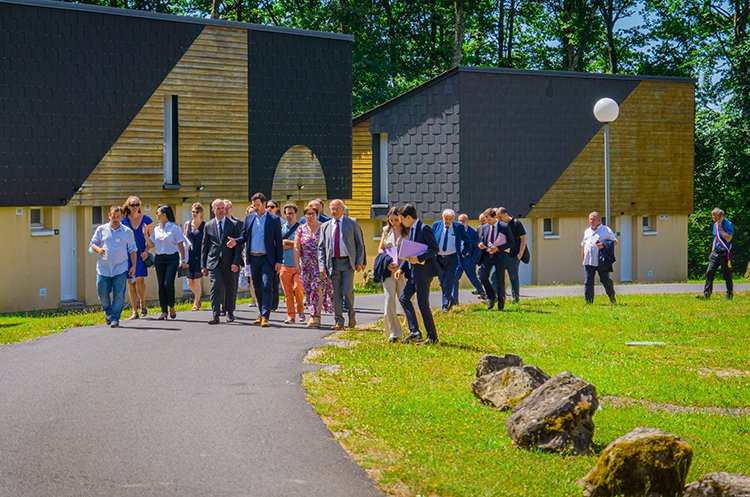 Visite de <a href="/JCCOMBE/">Jean-Christophe COMBE</a> et <a href="/Prefet19/">Préfet de la Corrèze</a> sur le site <a href="/VVFOfficiel/">VVF</a> d'Eygurande pour parler #vacances pour tous, accessibilité et #inclusion, grâce à ProgrammEasy.org et Evasion Handicap Famille !