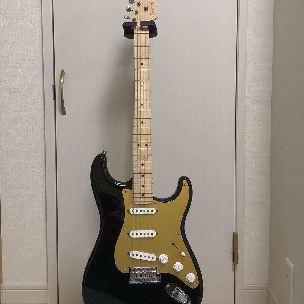 SHOYAguitar's tweet photo. #Fender選手権
クラプトンモデル！
ピックガードは変えてるけど… https://t.co/bbBQgaiGp2