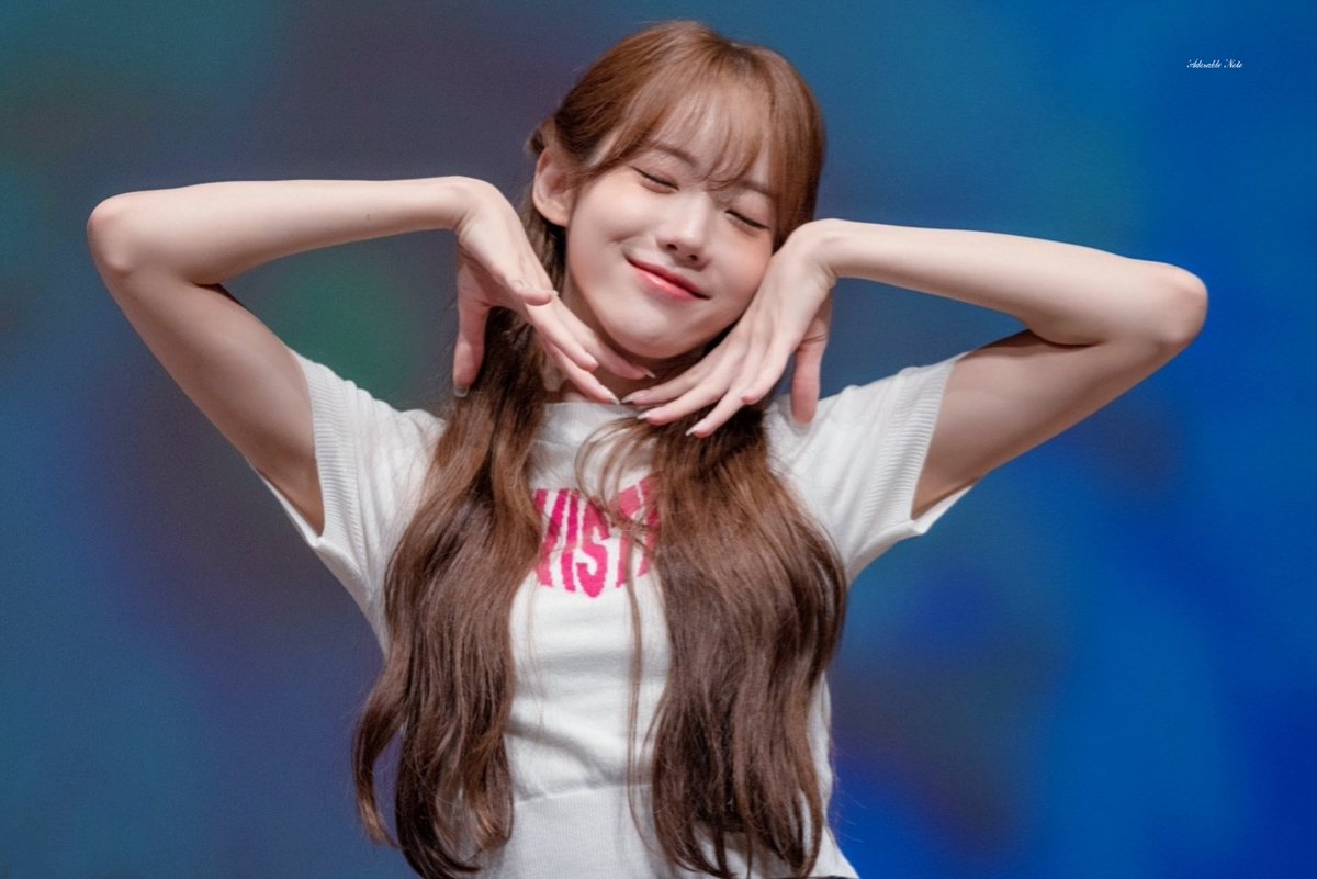 luda_note's tweet image. 220716 팬사인회 사운드웨이브
#宇宙少女 #CosmicGirls 
#우주소녀 #WJSN 
#우주소녀_시퀀스 #WJSN_Sequence 
#루다 #Luda
앞머리가 신경 쓰인 루다님