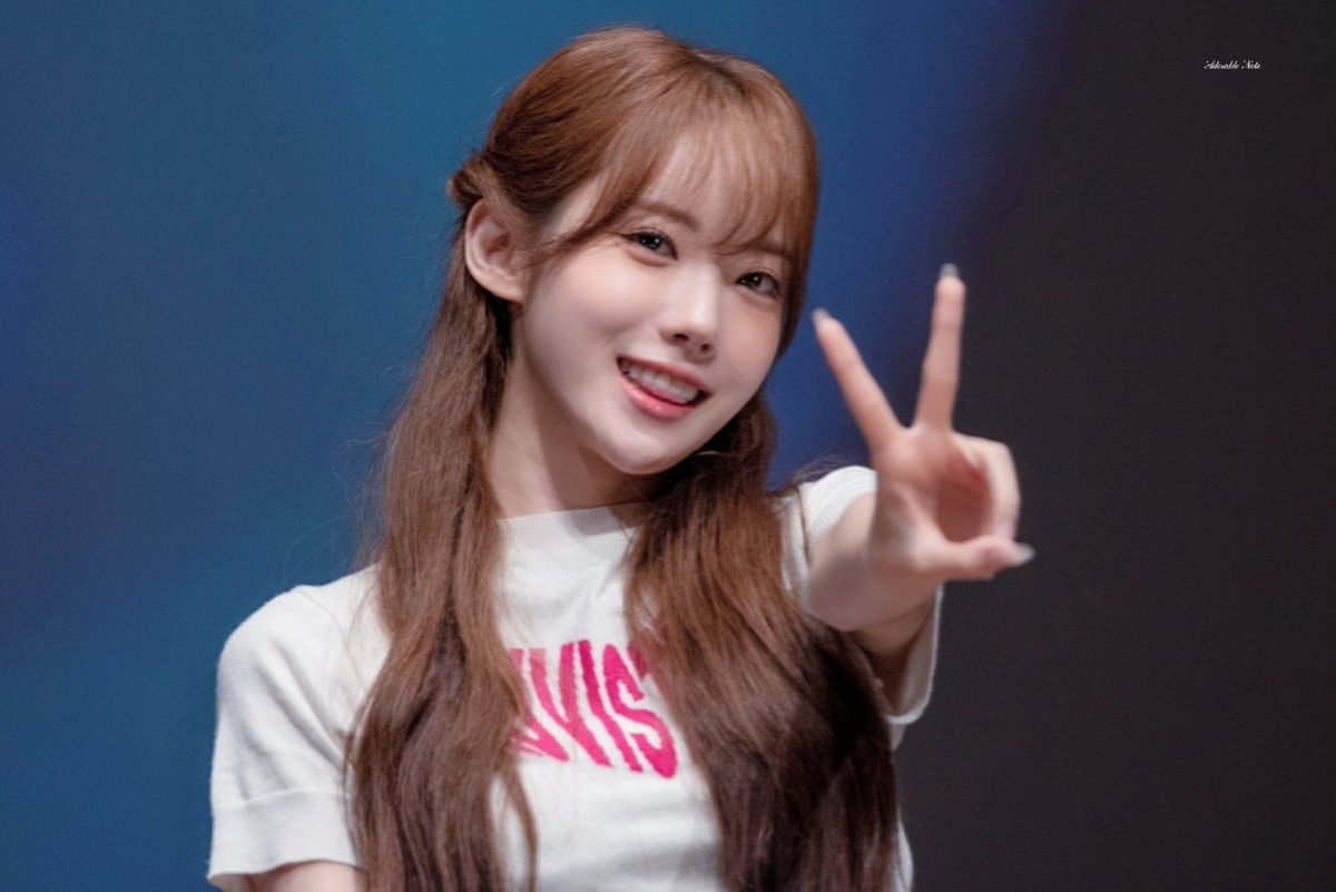 luda_note's tweet image. 220716 팬사인회 사운드웨이브
#宇宙少女 #CosmicGirls 
#우주소녀 #WJSN 
#우주소녀_시퀀스 #WJSN_Sequence 
#루다 #Luda
앞머리가 신경 쓰인 루다님