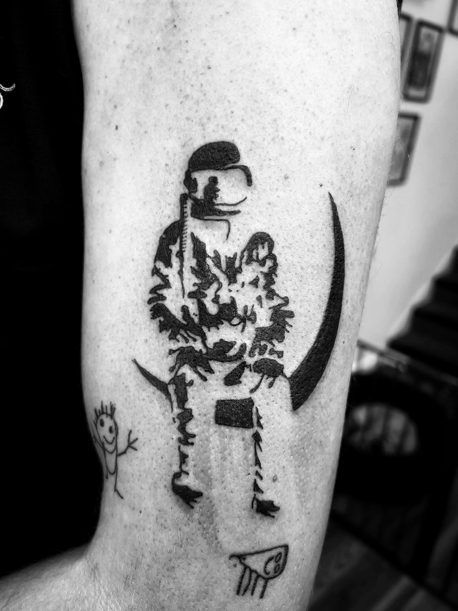 New Ink 💉  #angelsandairwaves <a href="/tomdelonge/">Tom DeLonge</a> <a href="/AVABandOfficial/">Angels & Airwaves</a>