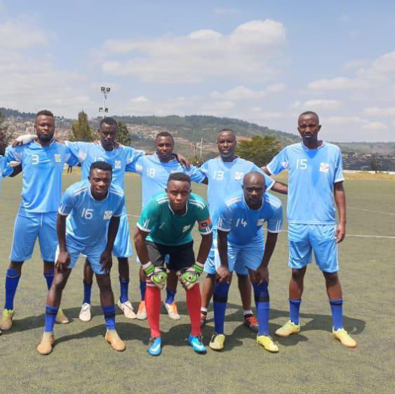 AkadegeFc's tweet photo. @AkadegeFc  gakomeje muri 1/2 mu mikino ya #rebirthtournament itsinze ikipe ya #Muyangefc penalty 3-1.
ibitego @AkadegeFc  byatsinzwe 
na Rwaka Egide watsinze igitego cyambere kumunota wa 33' igitego cya 2 cyatsinzwe na Nsabimana J.claude ( Mucengezi) ku munota 72' @eastgold2022 https://t.co/S1q1GY6KtS