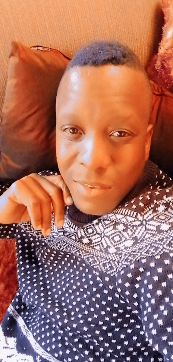 OFENTSE_SEPESA's tweet photo. S U T U R D A Y ✨ https://t.co/duNJ1LZrao