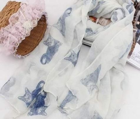 Helensification's tweet photo. Or a Cat scarf. Please can you retweet if you cannot afford to donate because spreading the word about Lara's will help greatly. https://t.co/CAmVAbO1sH