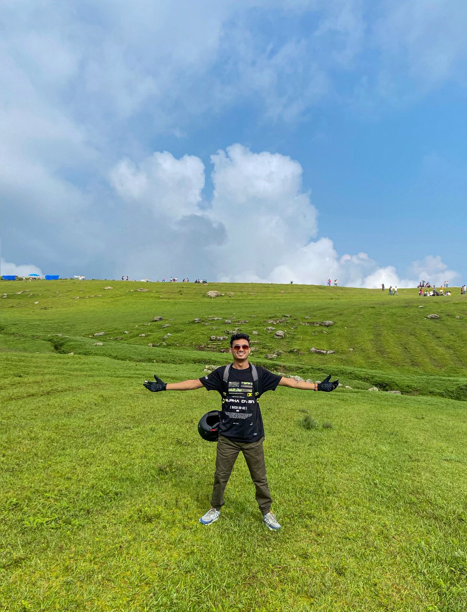 beingrohon's tweet photo. After riding for 125KM surpassing the heatwaves of 38 Degree Celsius to 18 Degree Celsius is worth it, Such a blissful experience @meghtourism 
Sometimes its rainy, sometimes its misty.
Totally Blissful !!
Soon I will upload reel on this place
#shillong #meghalaya #laitlum https://t.co/2Sx4WXsVrw