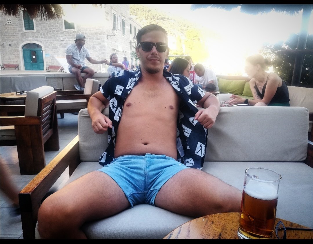 Jole272's tweet photo. Like i RT ko je za sex🤭 https://t.co/E9AlolYuQr