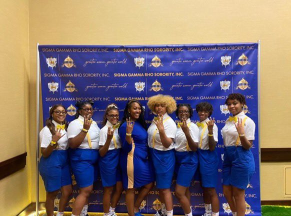 ABPoodles1932's tweet image. Our very our Alpha Beta Step team is showing out at the Centennial Boulé💙💛Congratulations on second place 🥳🎉 we know all the hard work and dedication y’all put In 💙EE-Yip💛🐩 #AskABoutus #AlphaBeta #BigAb #1922 #sgrhocentennialboule #sgrho