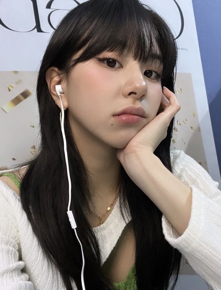 galleryofchaeng's tweet photo. chaeyoung is insanely fine https://t.co/vA4QZy3x6x