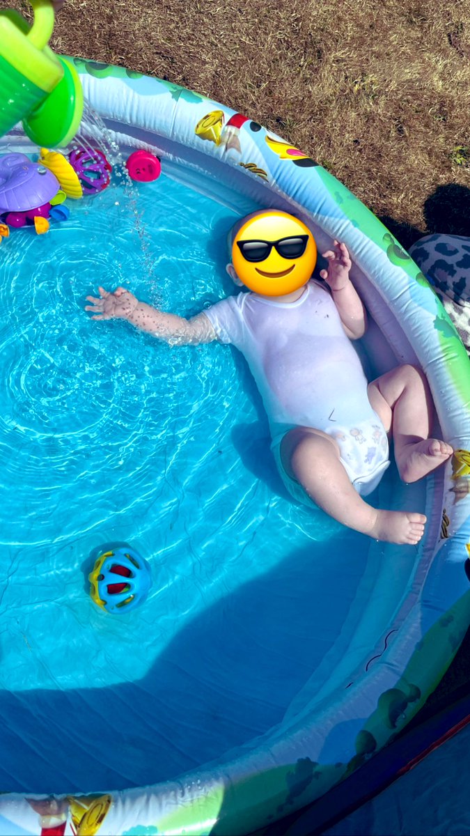 IzziRMN's tweet photo. Iced coffee, ice creams and a dip in the pool! Big smiles all around! 🌞🌴🐬🌈

@VickiFP7 @LoloLizzyLoo 

#AllAboutAndersen #AndersenMBU #PerinatalMH #Infantmentalhealth #Motherandbaby https://t.co/pdd1P3LLh0