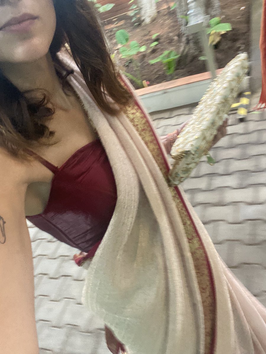NuryaSu's tweet photo. E ben size Indian dugun outfierimi paylasmamisim. https://t.co/JMllW5e7UU