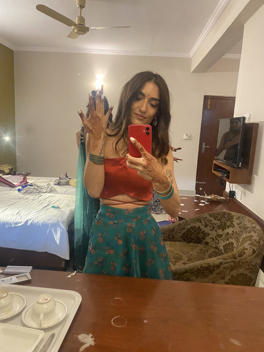 NuryaSu's tweet photo. E ben size Indian dugun outfierimi paylasmamisim. https://t.co/JMllW5e7UU