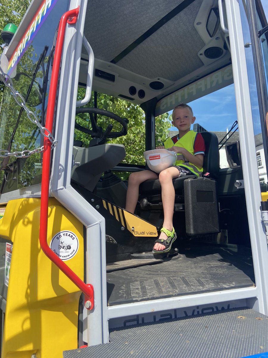 We’re having a great day <a href="/AbergavennyPri1/">Abergavenny Pride</a> if you are in the area pop down and have your photo taken in our #pride branded #dumper