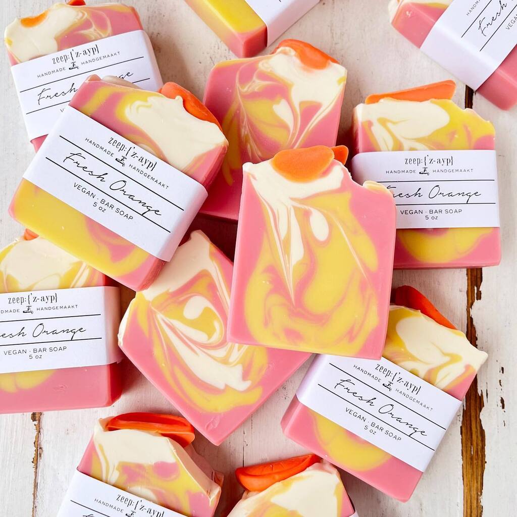 🍊Some fresh squeezed oranges to start this weekend off for you! Now available in the shop 😉

.
.
.
.
#Zeep #zeepbath #wichita #ict #wichitaks #indiebathandbody #skincare #bodycare #beauty #soapmaker  #bathandbodyworks #lush #bathandbody #thebodyshop #soap #handmadesoap #suga…