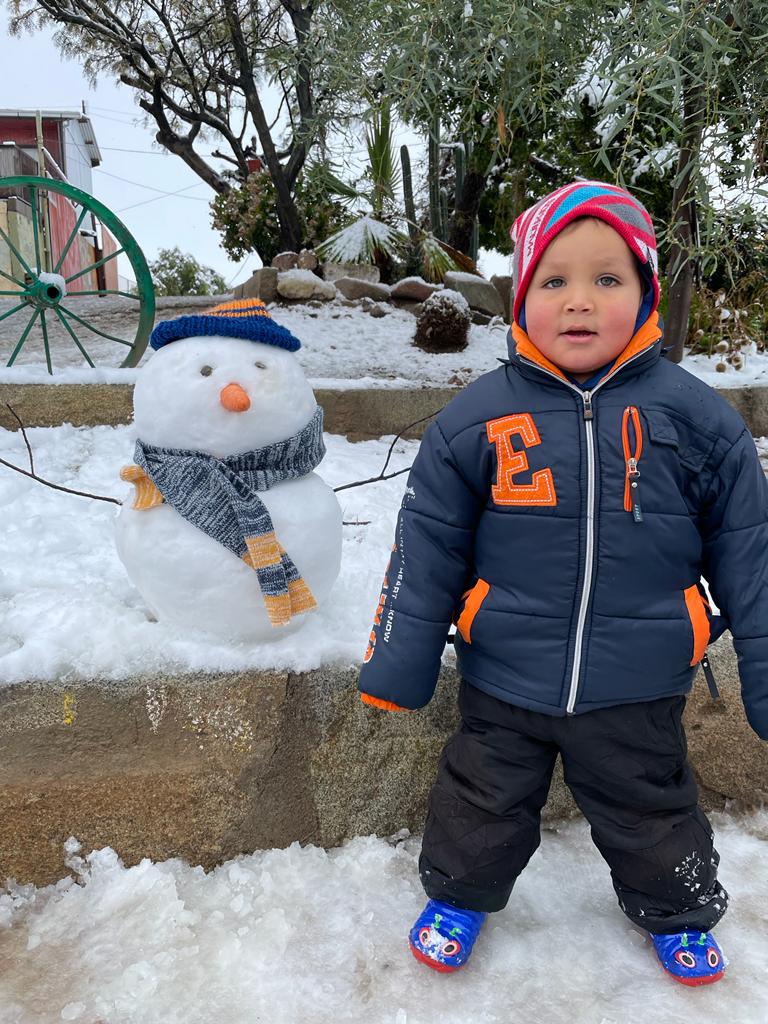 AlnornozP's tweet photo. #buenfindeentvn acá desde andacollo saludos a mis hijos jair jochuha yazmin y el de la foto Valentin y a mi esposo isidro sola https://t.co/rhiOUGWR71