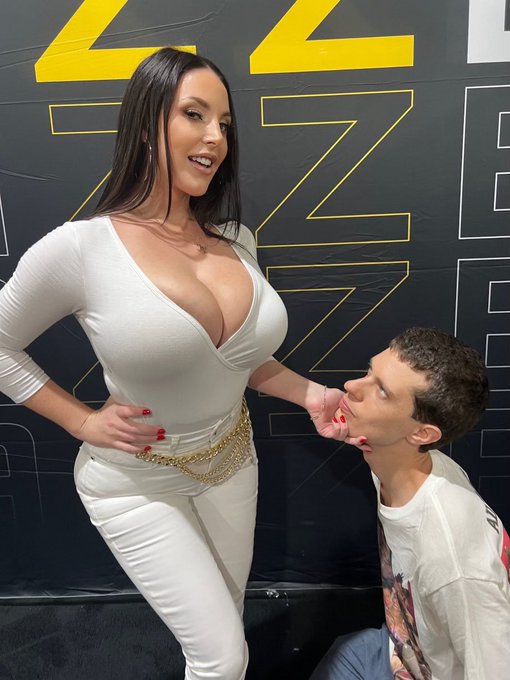 This could be us, but you’re not at Miami @EXXXOTICA 😜 I’m signing today from 5pm-10pm at the @Brazzers