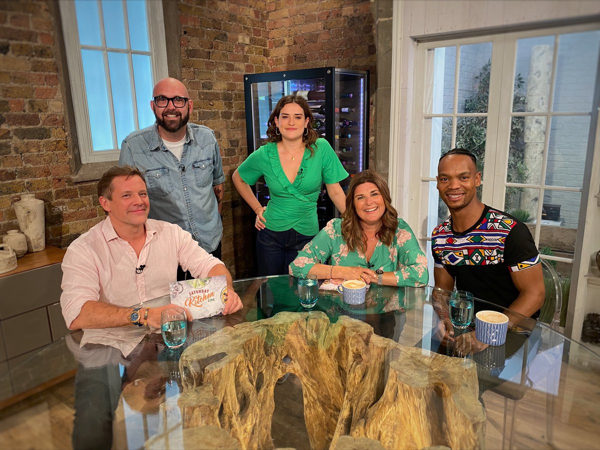 SaturdayKitchen's tweet photo. Such a hilarious morning spent with @matt_tebbutt, @jojo_radebe, @knackeredmutha, #IxtaBelfrage and @ChefBainbridge!
Huge thanks for watching and we’ll be back next Saturday with @andisn16, @Adambyatt and @carolkirkwood!
Have a great weekend! https://t.co/nMnlI076ns