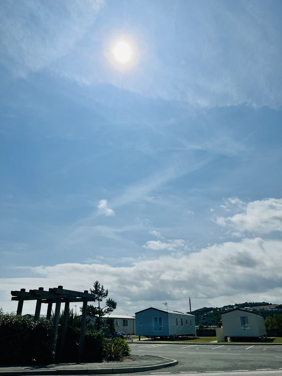 MrsOleary1814's tweet image. The sun is shining and we are enjoying some time away with family who are visiting from Japan. A few days of family fun to get me through the last 7 get ups 🤍🏴󠁧󠁢󠁷󠁬󠁳󠁿😆 #SummerHolidayCountdown #NearlyThere #SevenToGo #SummerTime #Summer2022