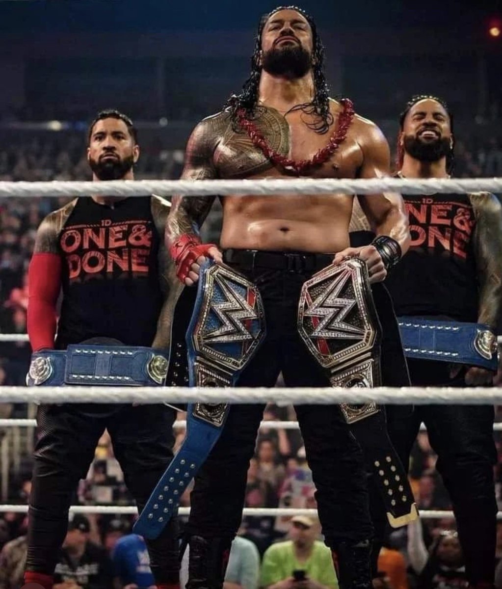 RomanEmpireYSR's tweet photo. Photos that GO HARD. 
#RomanReigns #theusos #Smackdown #SummerSlam https://t.co/ElC1Ag0D78