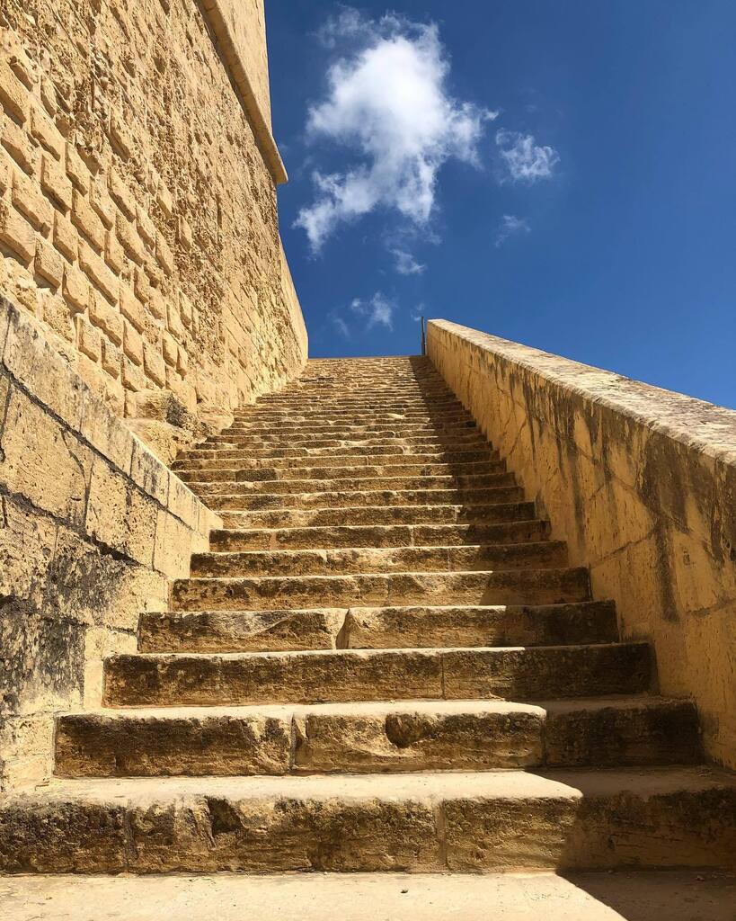 holysimonger's tweet photo. Doing touristy stuff in Gozo. No funny captions, just blue skies and lush views. @michaelcoeuk https://t.co/RbZTjyCKgv https://t.co/6eYFWRW7JE