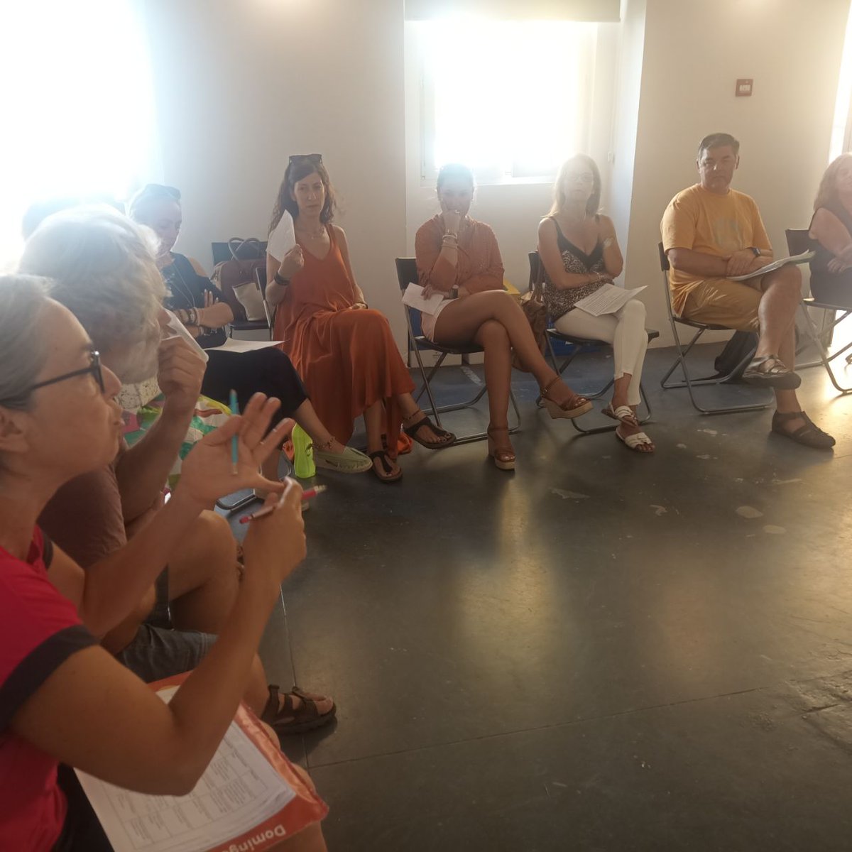 Yesterday, the deOeiras pilot course had a third #DreamEdu training session!
Teachers shared stories inspired by the Gunpowder Museum's objects. Seven narratives with  different ingredients: romance, sci-fi and action. A perfect meeting before the holidays! 😍🤖🤠 <a href="/EUErasmusPlus/">Erasmus+</a>