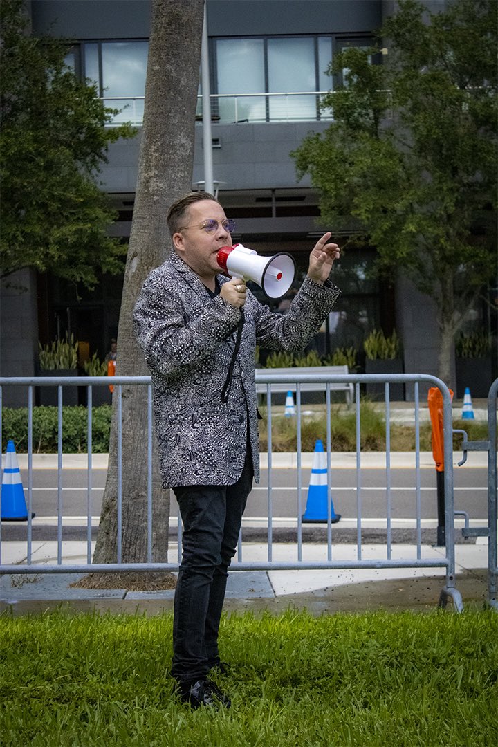GavinB4FL's tweet photo. I got to face Moms for Liberty who are trying to fill school boards with anti-lgbt members in order to push their hate. They are backed by the governor, along with various other anti-lgbt politicians, who once again are not allowing Florida to move forward!
#futureforwardFlorida https://t.co/2lHFG1UAWG