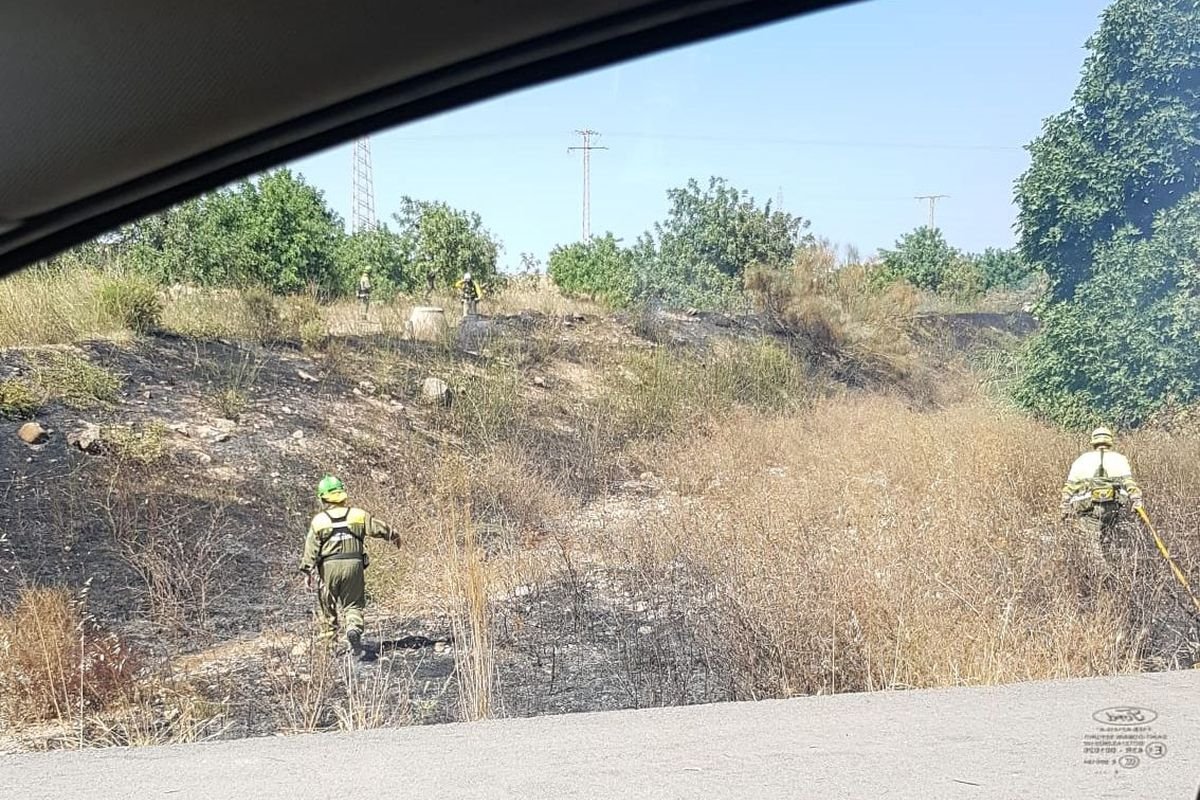 🧑‍🚒 Efectivos de <a href="/Bomberos_CT/">𝘽𝙤𝙢𝙗𝙚𝙧𝙤𝙨 𝘾𝙖𝙧𝙩𝙖𝙜𝙚𝙣𝙖 🇪🇸</a> actuaron este viernes en un incendio de matorral cerca de la rambla de Canteras

📍Entre las inmediaciones de la Urbanización Mediterráneo y el Rosalar

🌱 Afectó a 2,5 hectáreas 

🕐 Extinguido sobre las 21:30 horas

🔗cartagena.es/detalle_notici…