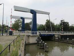 I.v.m. technische storingen worden de Trambrug (Bolswardervaart) en de Franekerpoortsbrug (Noordergracht) tot nader bericht niet bediend.