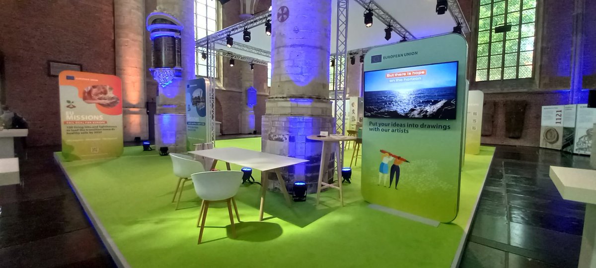 ERC_Research's tweet photo. Come and share your ideas on how to communicate science via visual storytelling 🎨
2 artists from the #ERCcOMICS are waiting for you in the #ESOF2022's EU pavilion.
Open to public: 9-16:00 today.
@erccomics @RIVAIllustrati1 @Guarnaboy https://t.co/8sriuk6Jed