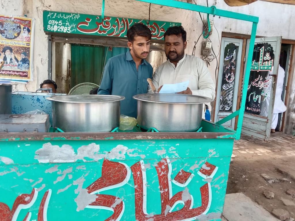 ADRandLPFASgd's tweet photo. On the directions of Worthy DG PFA @shoaibjadun , Enforcement team of Sargodha visited Food Business on 16-07-2022  for their licenses. Notices were served to FBOs for renewal of licenses. 
@shoaibjadun
@DGPFA
@PFAHQOfficial
@RandLPFA
@Ghafoor33438773 https://t.co/JCLhnMO1Hd