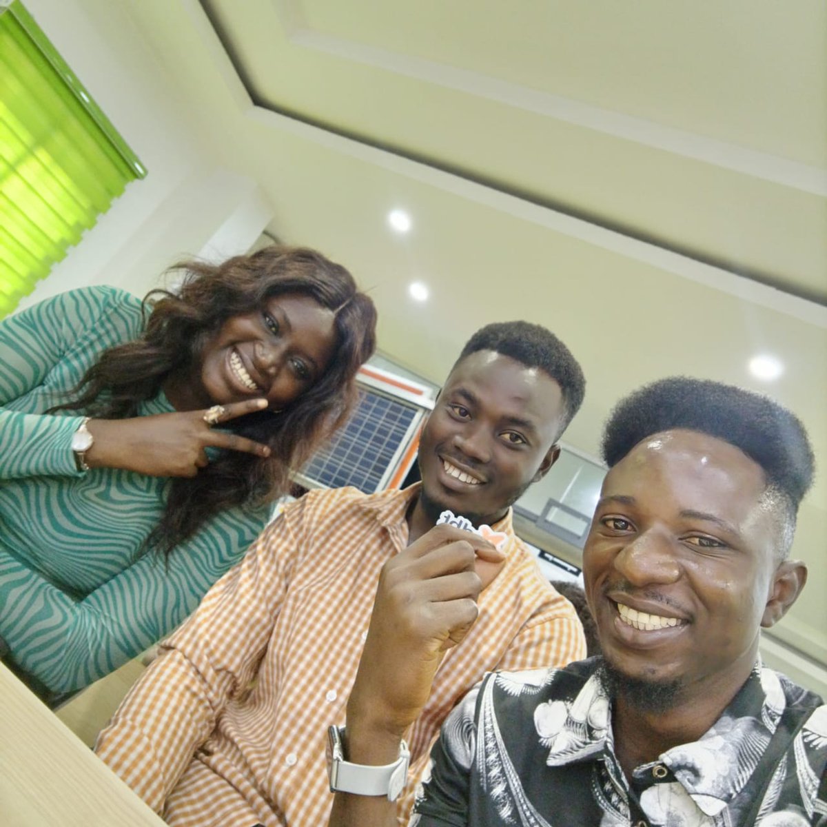 LinsonAbah's tweet photo. At @getdbt's first physical meet-up in Lagos. @YoungDataPro #dbtlagos https://t.co/si3VUH7QSY