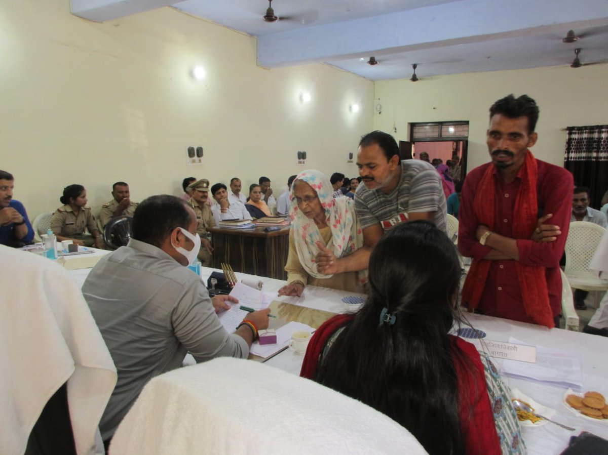 आज बागपत तहसील संपूर्ण समाधान दिवस में जन सामान्य की शिकायत सुनी।