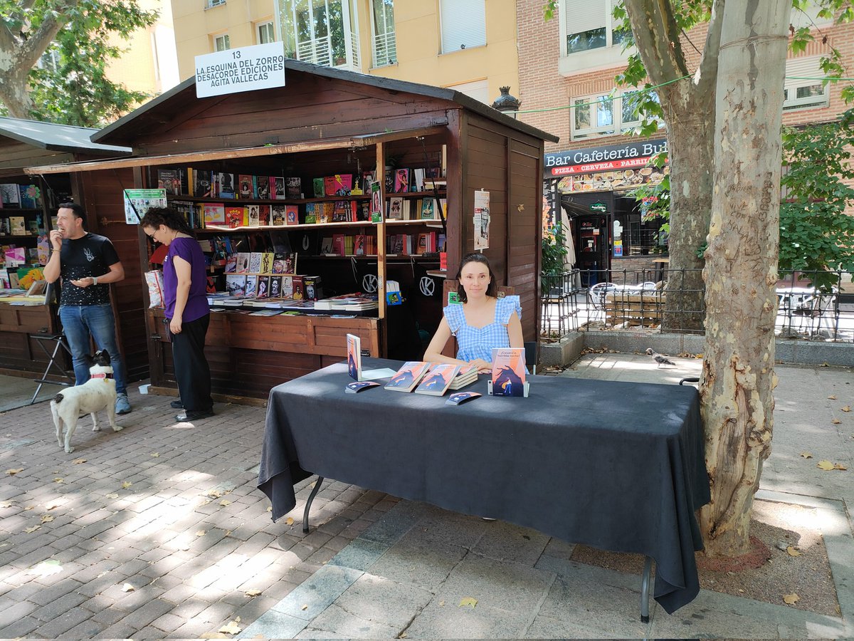 Estamos en la Feria del libro de Vallekas con <a href="/monica_boho/">Mónica Bohórquez 🇨🇴🇪🇸</a> firmando ejemplares «¿Cesará la horrible noche»? en la caseta 13 de <a href="/esquinadelzorro/">La esquina del zorro</a>, ¡os esperamos!