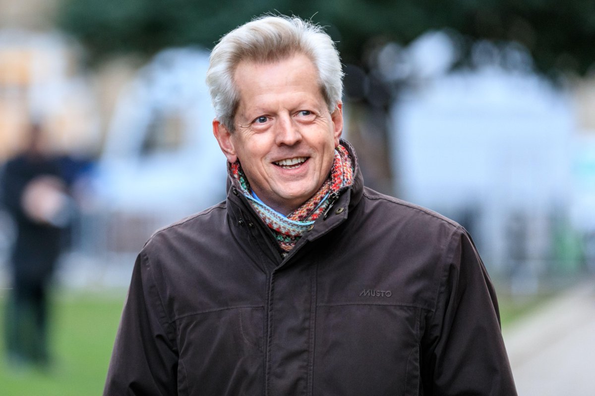 The city may be in the grip of a heatwave at the moment, but Gloucester's MP is asking constituents to start thinking about Christmas. Richard Graham is launching his Christmas card competition - open to school pupils. #HeartNews