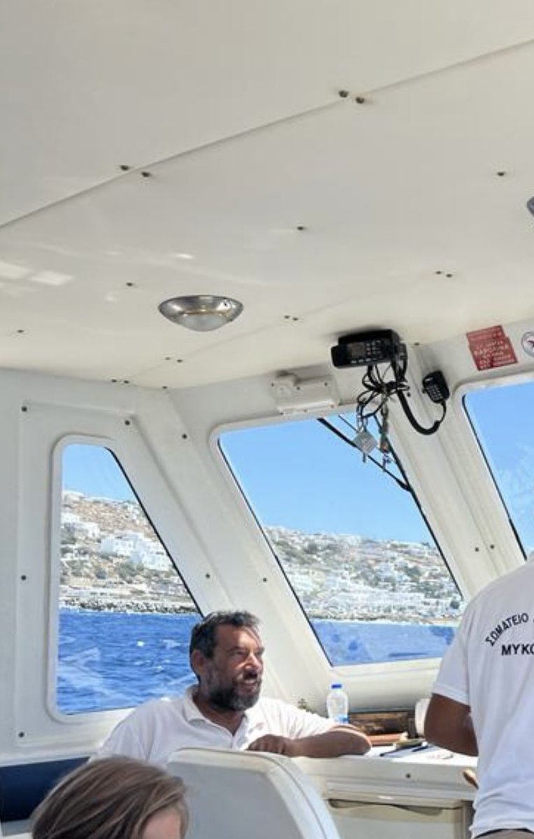 Gary_Stranney's tweet photo. @jimhamilton4 driving boats in Mykonos during the Summer? https://t.co/9FctTjmfuT