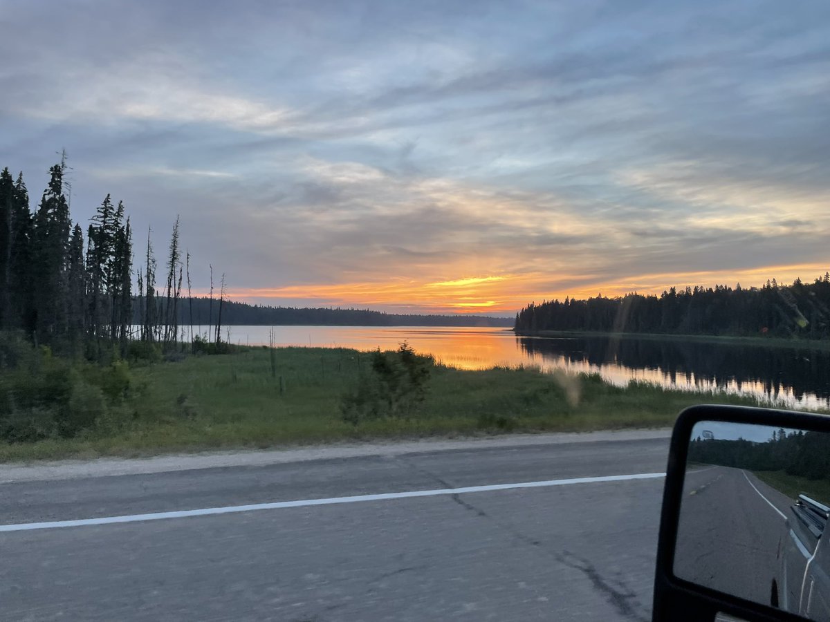 loopholefarms's tweet image. You might be a #regularfarmer if you sneak out of the campground at 4:30am to run home to spray, and make it back by 1pm to go boating. #spray22