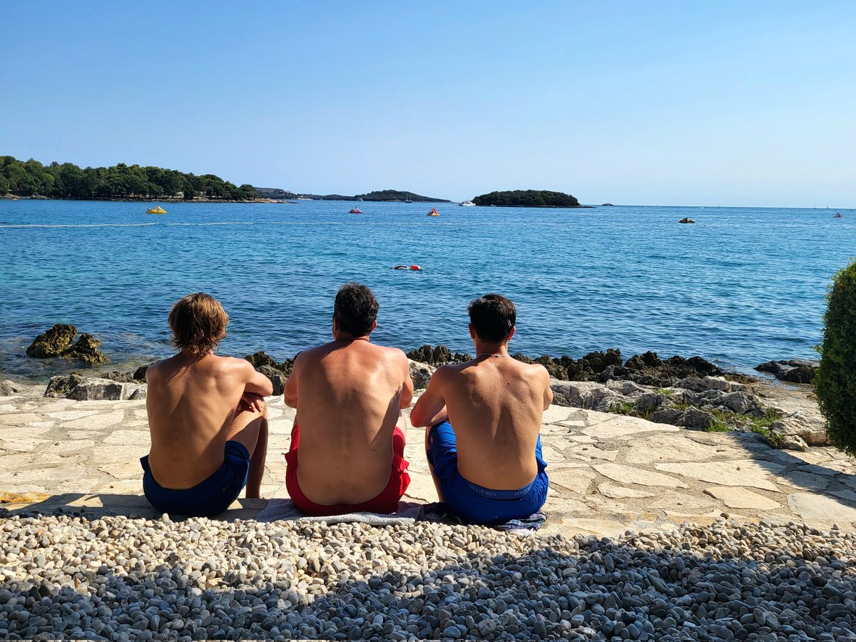 HBarnthaler's tweet photo. In uncertain and crazy times like now sometimes it is the best to do nothing and enjoy a good time with your loved one's.
#longtimehorizon #bitcoin #defichain https://t.co/p1wb9BzOJl