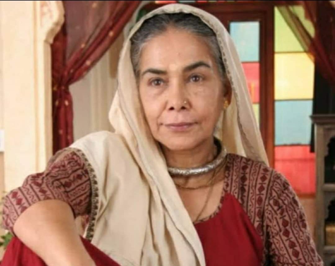 आज असाधारण और महान अभिनेत्री सुरेखा सीकरी की प्रथम पुण्यतिथि है। 
नाटक हो या धारावाहिक या सिनेमा, हर जगह सुरेखा जी अभिनय की जादूगरनी थीं। उनकी संवाद अदायगी, हावभाव, गूंज भरी आवाज़, किरदारों की समझ विलक्षण थी। 
#SurekhaSikri की मधुर स्मृतियों को सादर नमन।
#Theatre #Actor #Cinema