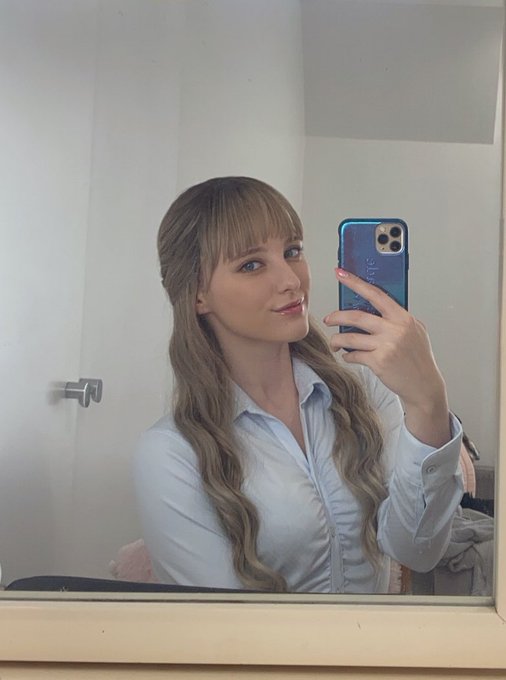 Cheers to 555k followers 🥳  This number represents change, but also represents freedom and adventure