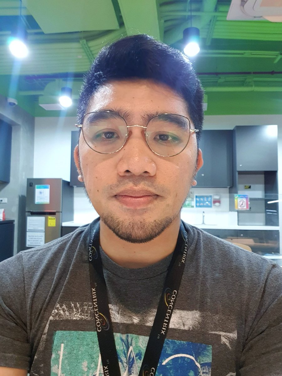 aemorful's tweet photo. Nakakafresh daw yung pa-ilaw sa office pantry. 😅😆 https://t.co/krvWnFdqxY
