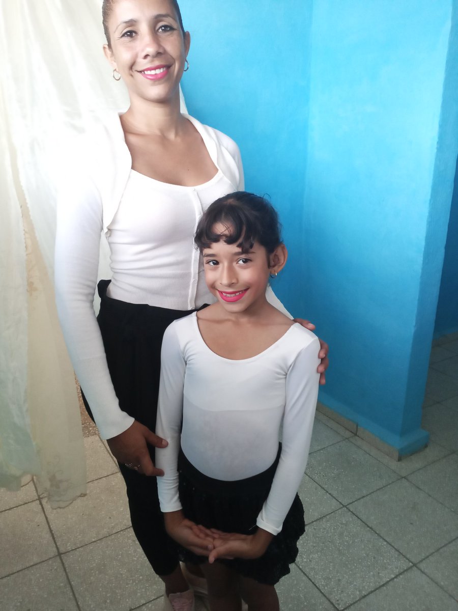 KindelanYare's tweet photo. @KindelanYare @SIPaquitoGC Ellas aman y fundan @elsa_ena @FundichelyRosa @CeciliaGPea2 @SuarezYoandrys https://t.co/9UwbieTUwB