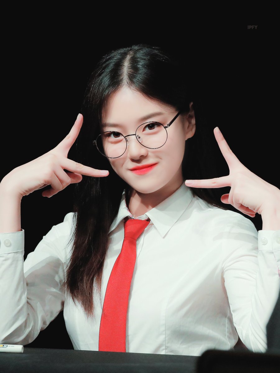 IPFY__'s tweet image. 220710 💛
#현진 #이달의소녀 
#LOONA #HYUNJIN