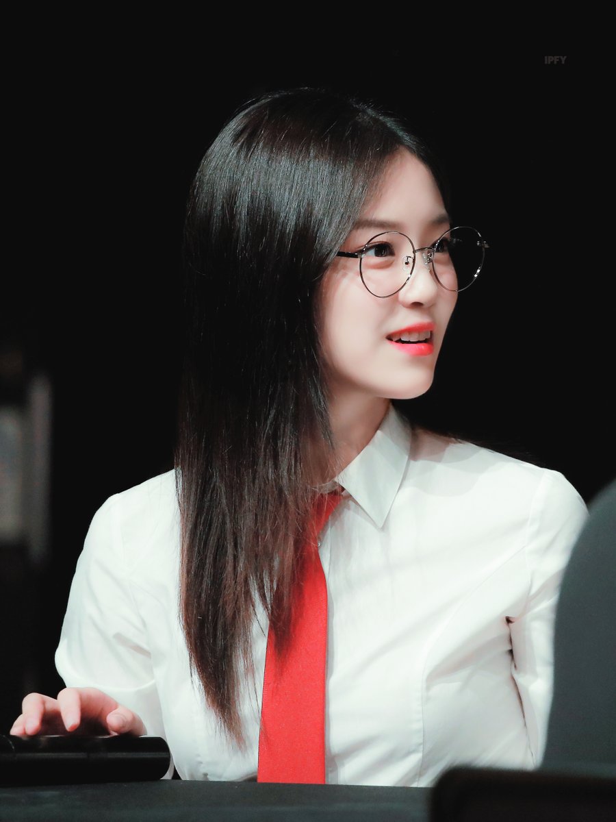 IPFY__'s tweet image. 220710 💛
#현진 #이달의소녀 
#LOONA #HYUNJIN