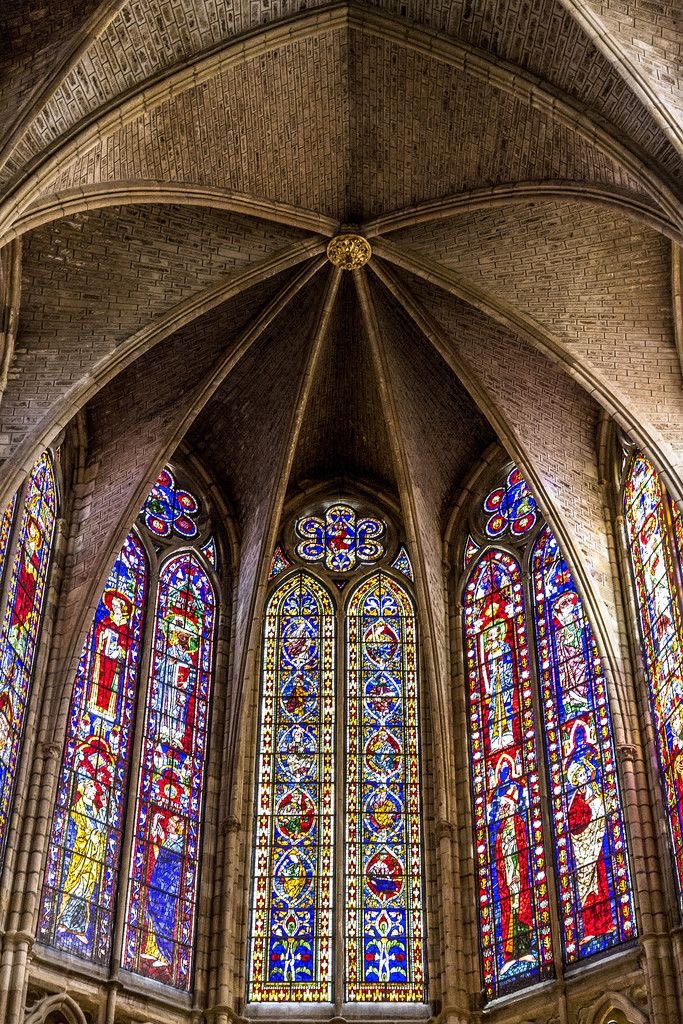 AliciaMimundo's tweet photo. Santa María de Regla, Catedral de León #España iniciada en el s. XIII es una de las grandes obras del estilo #gótico con clara influencia del gótico francés. Sus vitrales coloreados, constituyendo una de las mayores colecciones de vidrieras medievales del mundo. https://t.co/7xbgLEUH8t