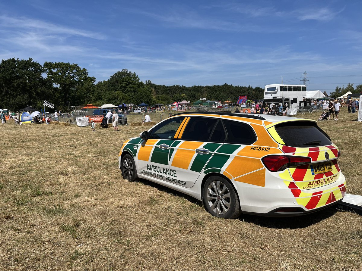 NorthWarksFR's tweet photo. Out in the community today providing medical cover for a local event in Shustoke #localevent #cfr https://t.co/x3XQfIrEh8