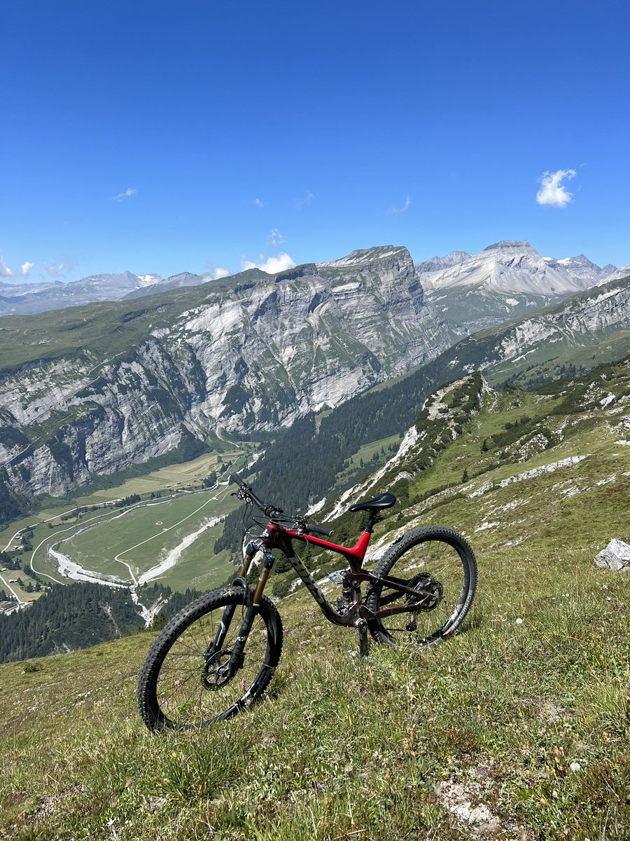 Andriragettli's tweet photo. Cardio saturday!🥵💦 enjoying the nice weather in the mountains! ☀️
#Flims #AlpMora #Biking https://t.co/HyDpLgfDX3