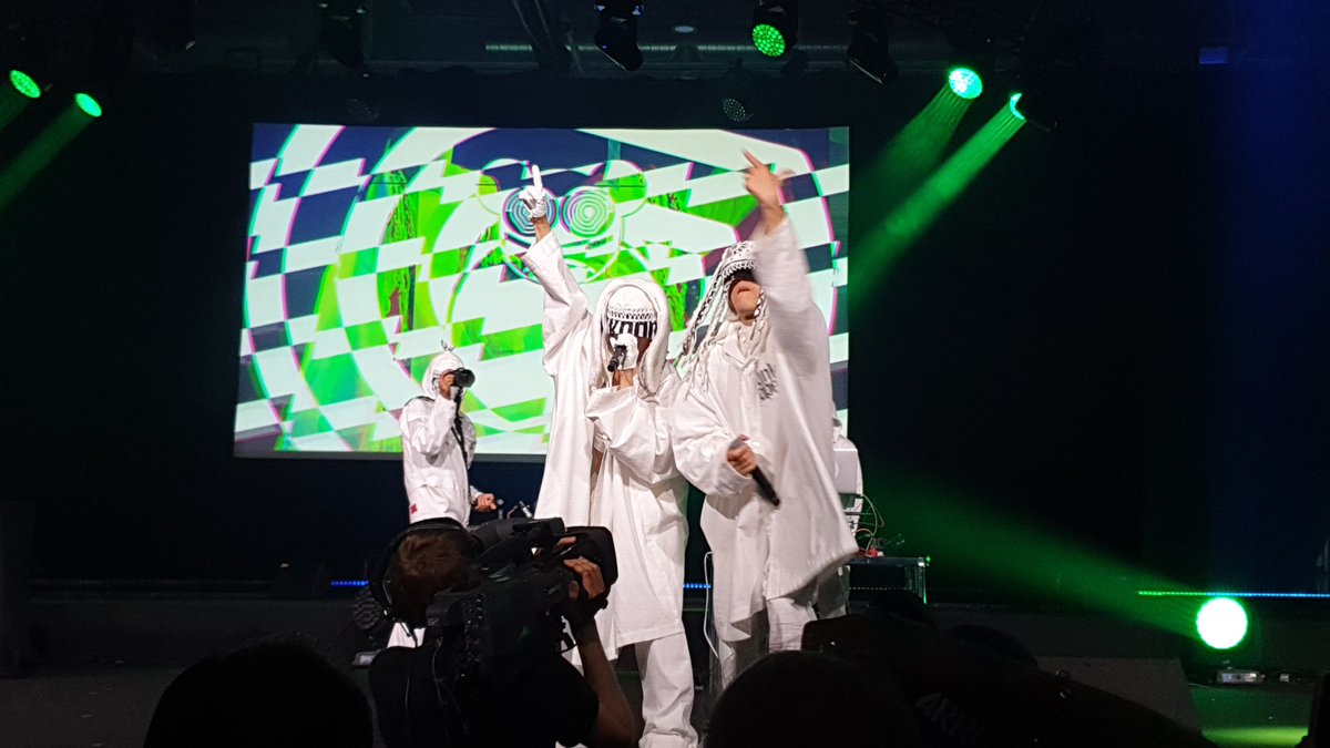 oniblow's tweet image. Enorme performance de #BlankPaper
Un sans faute niveau son et ambiance à #JapanExpo2022 

Thank you @KODAKUMINET you are the best 😍