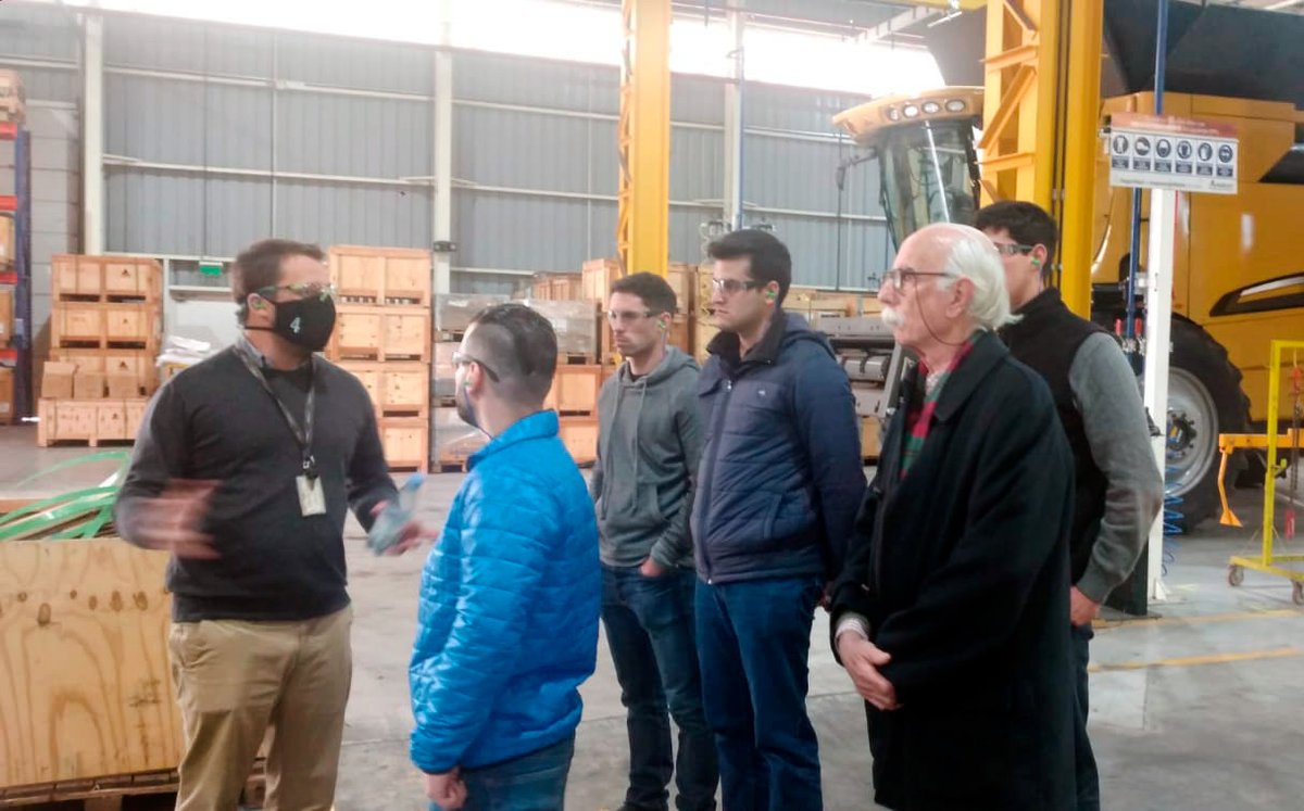 MF_Argentina's tweet photo. Una vida dedicada a la Maquinaria Agrícola y a la enseñanza. Saludamos a todos los que tuvieron la suerte de compartir el camino con el Dr Julio Pollacino y en especial a su familia en este difícil momento.
Compartimos 📸 de una reciente visita a nuestra planta en Gral Rodriguez. https://t.co/l5Xyz7sV92