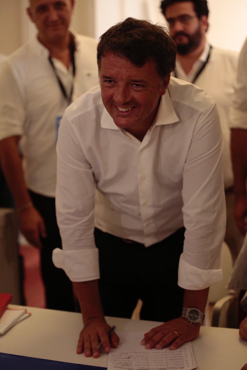 matteorenzi's tweet photo. Non è il momento di arrendersi alla rassegnazione. Va fatto di tutto per arrivare al Draghi Bis a cominciare dal firmare la petizione (obiettivo 100mila firme). È il tempo della responsabilità, non del rancore grillino.
Firma qui: https://t.co/tGndayNtNl https://t.co/1eFPc6mRAO
