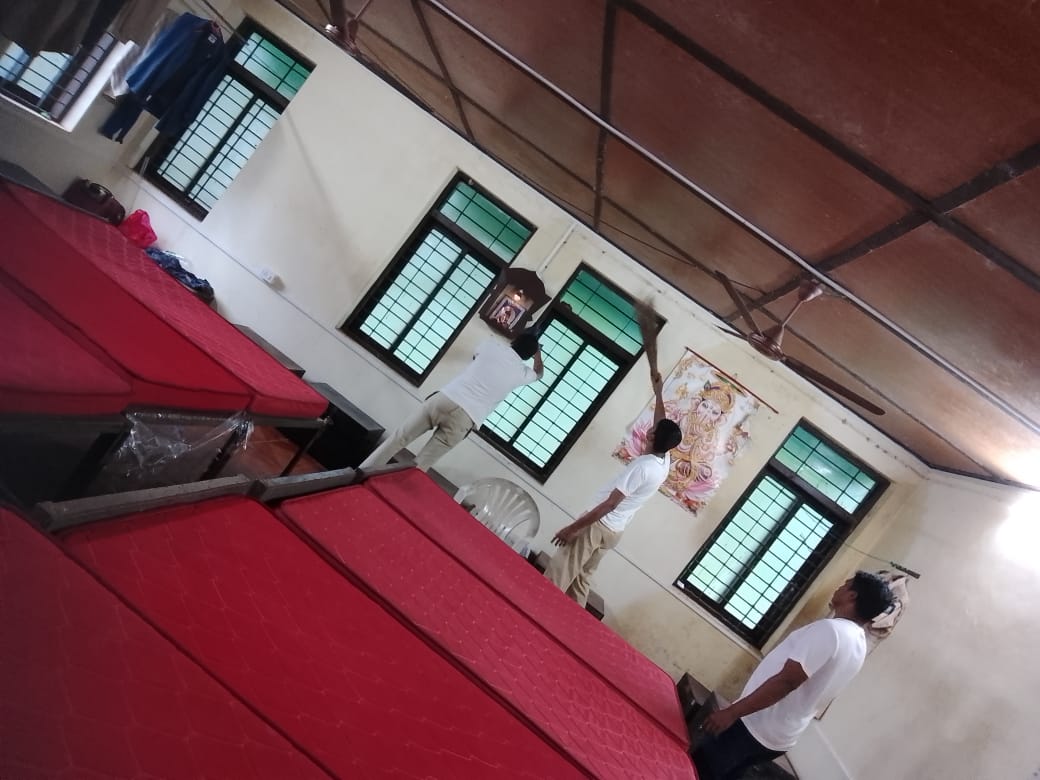 spsouthgoa's tweet photo. Maintain #Cleanliness around you and find #Godliness everywhere. #Shramadhan carried out at Police Stations in #SouthDistrict.
@goacm
@DGP_Goa
@goanewshub
@goodjobcops
@SwatchBharat https://t.co/dmB44YPyZ2